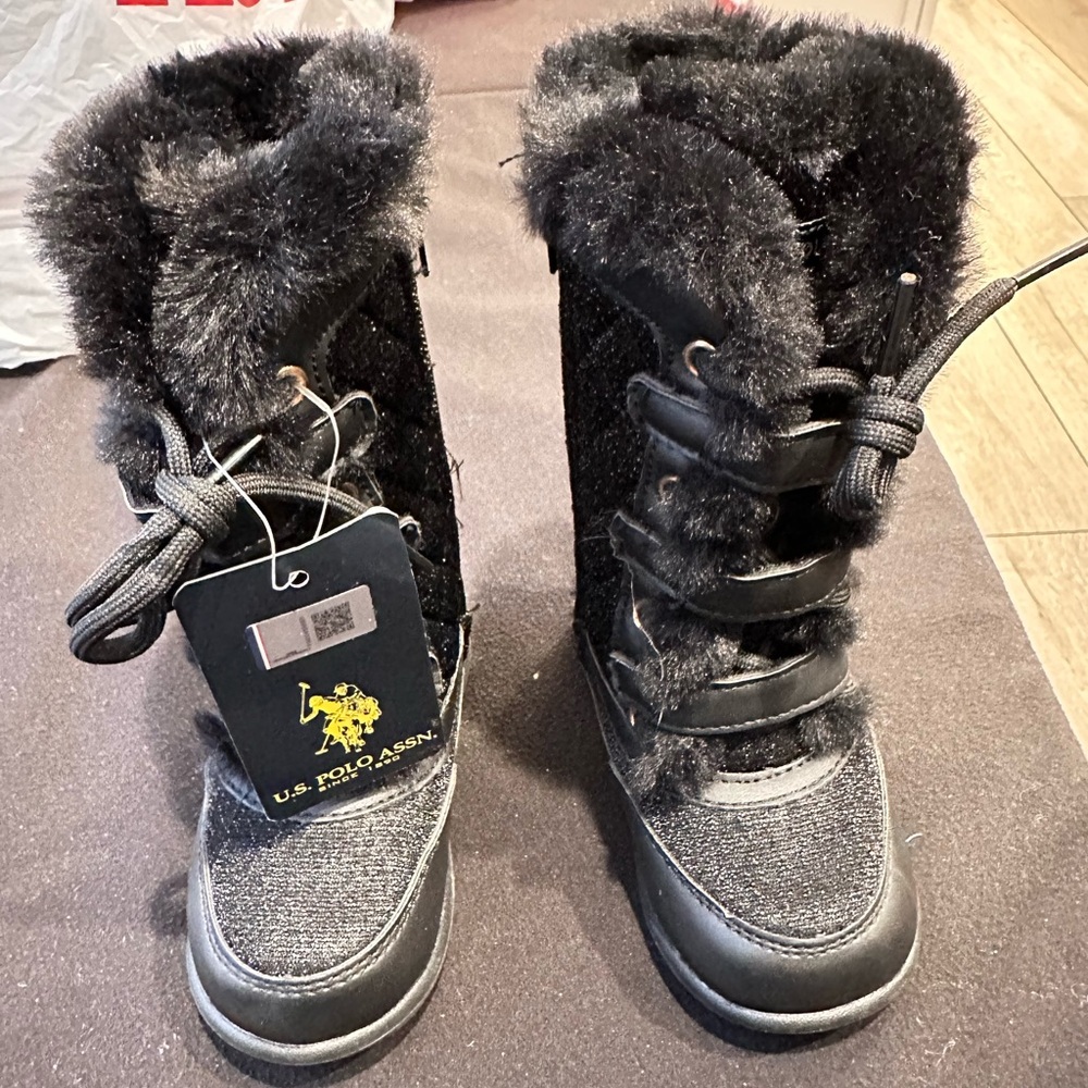 Girls boots